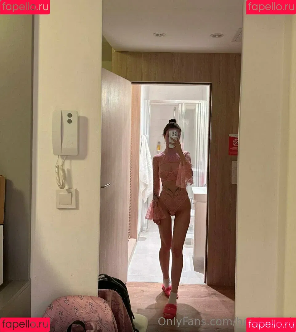 Holly_Bible / heathiemc_ / ho11y_girl Onlyfans Photo Gallery 