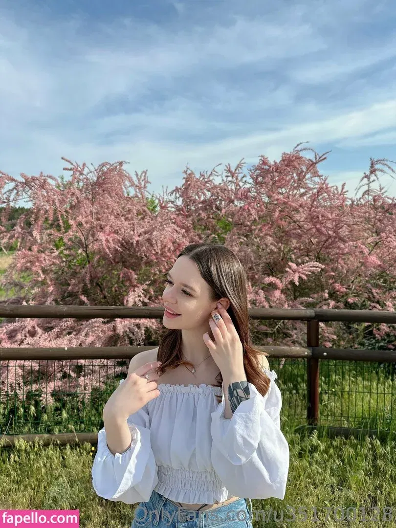 Holly_Bible / heathiemc_ / ho11y_girl Onlyfans Photo Gallery 