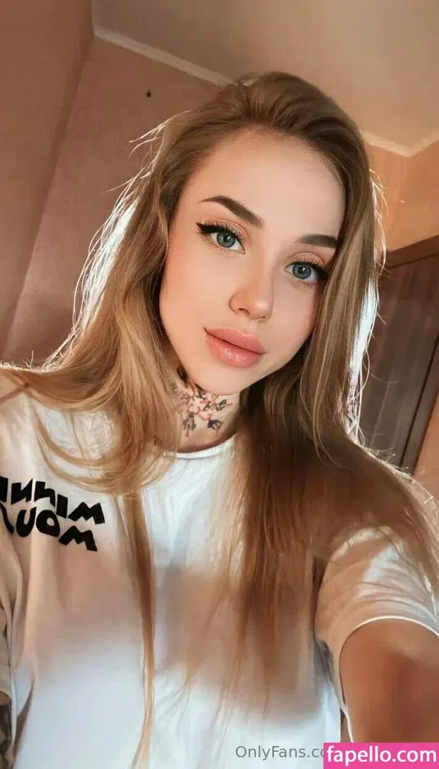 Holly_Bible / heathiemc_ / ho11y_girl Onlyfans Photo Gallery 