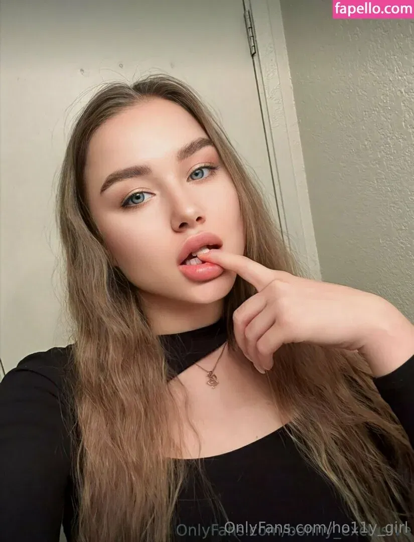 Holly_Bible / heathiemc_ / ho11y_girl Onlyfans Photo Gallery 