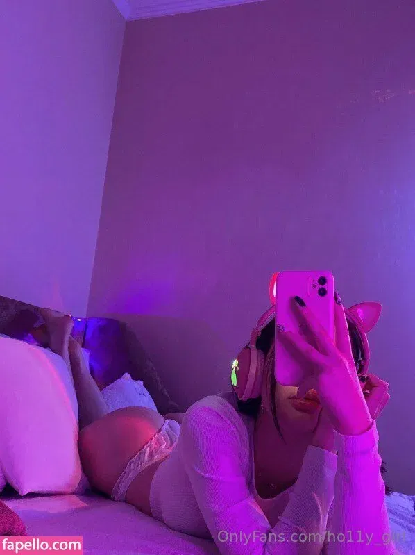 Holly_Bible / heathiemc_ / ho11y_girl Onlyfans Photo Gallery 