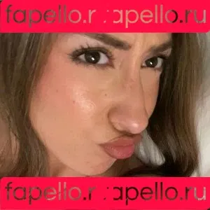 arigabii / arigabiii / makeitraingirl Onlyfans Photo Gallery 