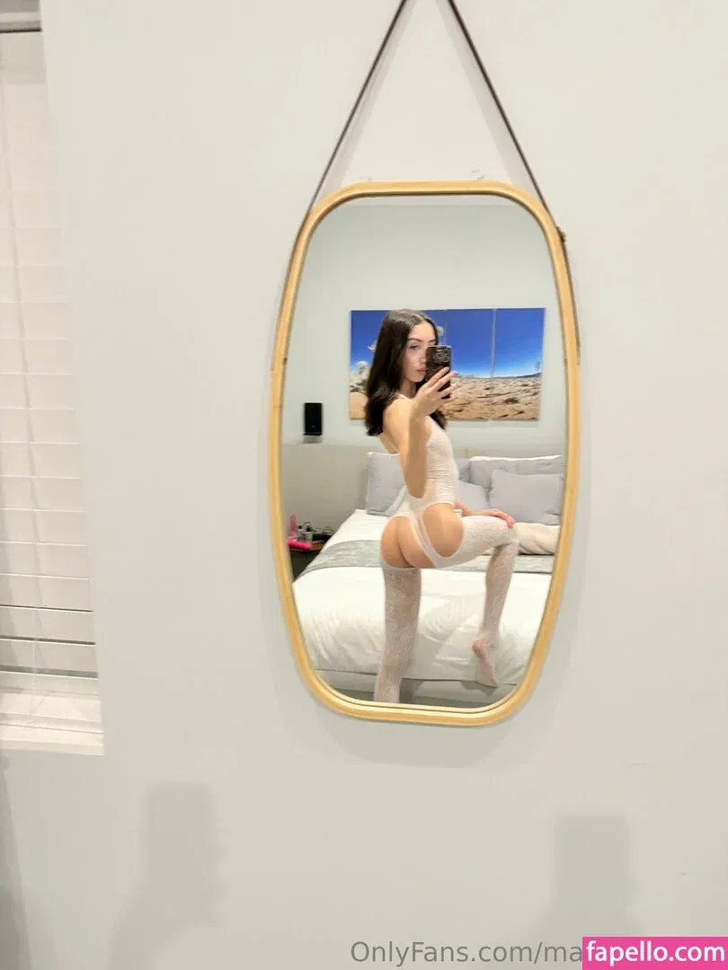 arigabii / arigabiii / makeitraingirl Onlyfans Photo Gallery 