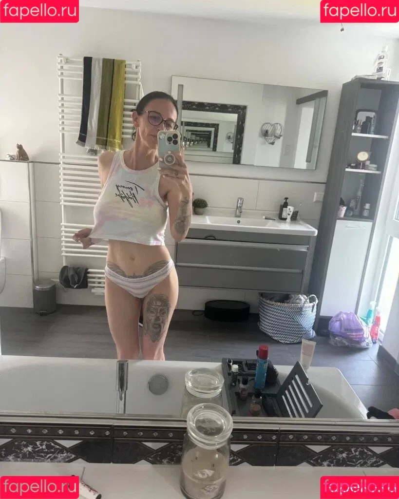 Melia84 Onlyfans Photo Gallery 