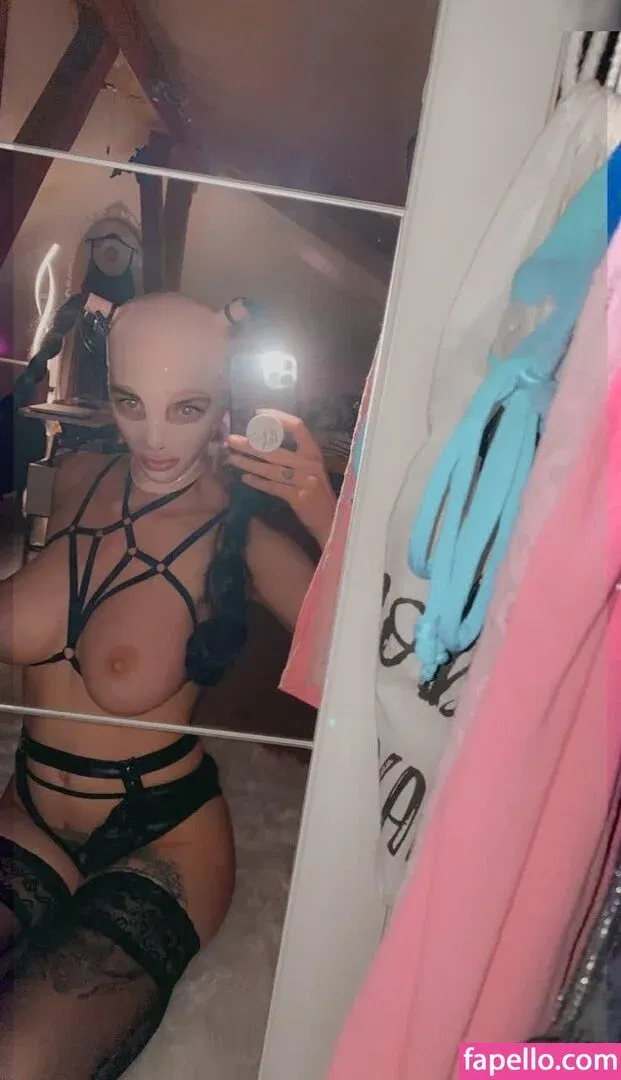 Melia84 Onlyfans Photo Gallery 