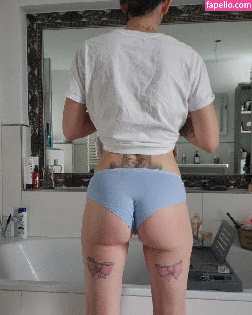 Melia84 Onlyfans Photo Gallery 