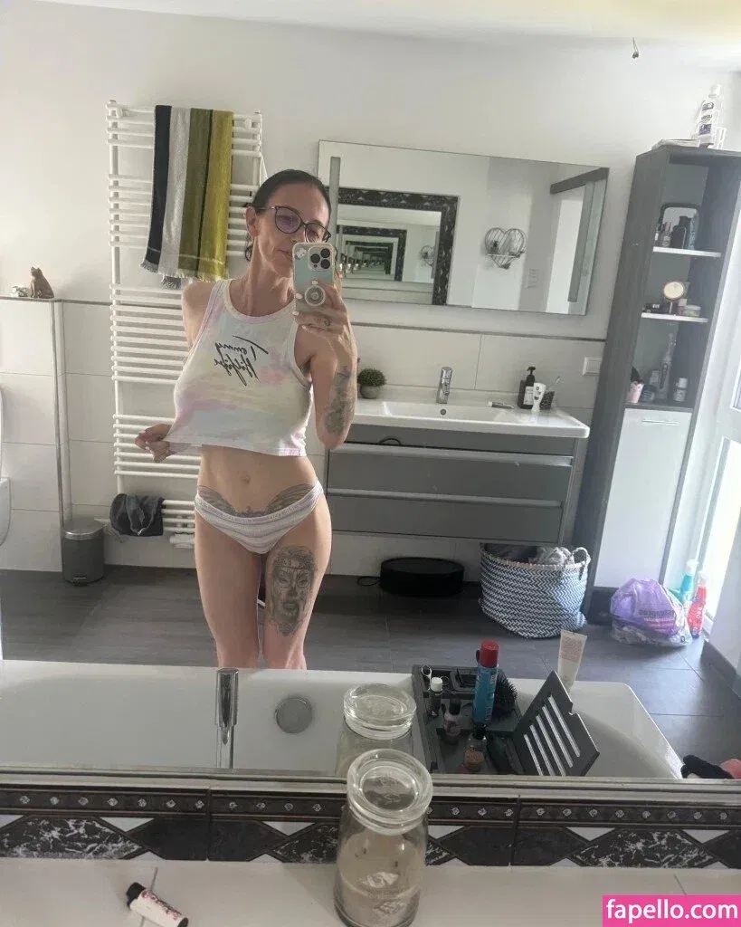 Melia84 Onlyfans Photo Gallery 