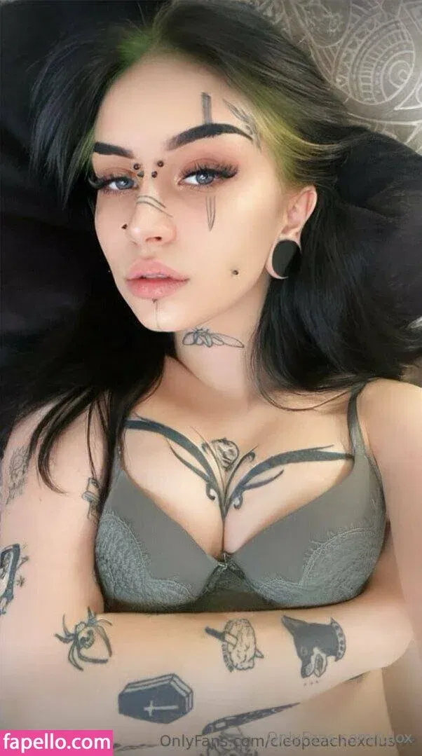 julox / risitjulio96 Onlyfans Photo Gallery 