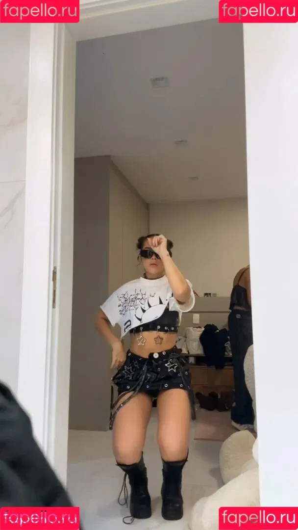 Dezoitou / Mel Maia / mel.maia / melissamelmaia Onlyfans Photo Gallery 