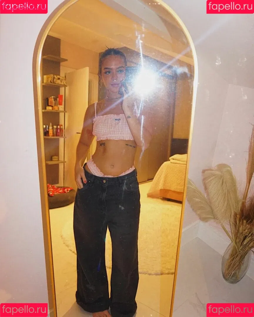 Dezoitou / Mel Maia / mel.maia / melissamelmaia Onlyfans Photo Gallery 
