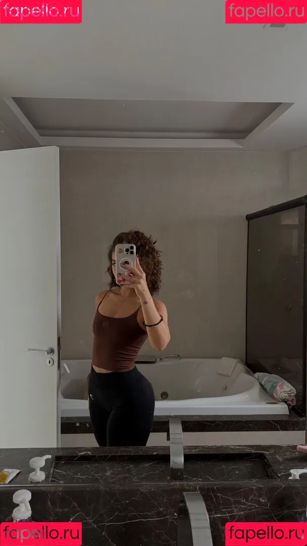 Dezoitou / Mel Maia / mel.maia / melissamelmaia Onlyfans Photo Gallery 