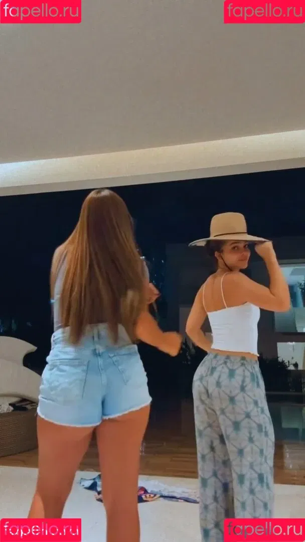 Dezoitou / Mel Maia / mel.maia / melissamelmaia Onlyfans Photo Gallery 
