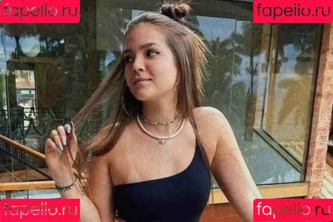 Dezoitou / Mel Maia / mel.maia / melissamelmaia Onlyfans Photo Gallery 