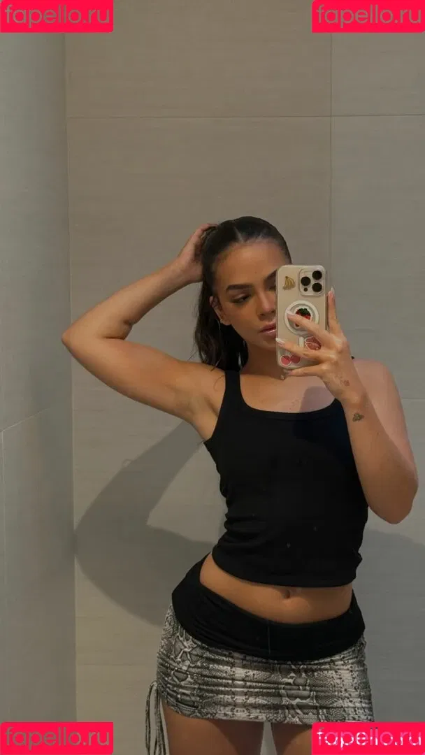 Dezoitou / Mel Maia / mel.maia / melissamelmaia Onlyfans Photo Gallery 