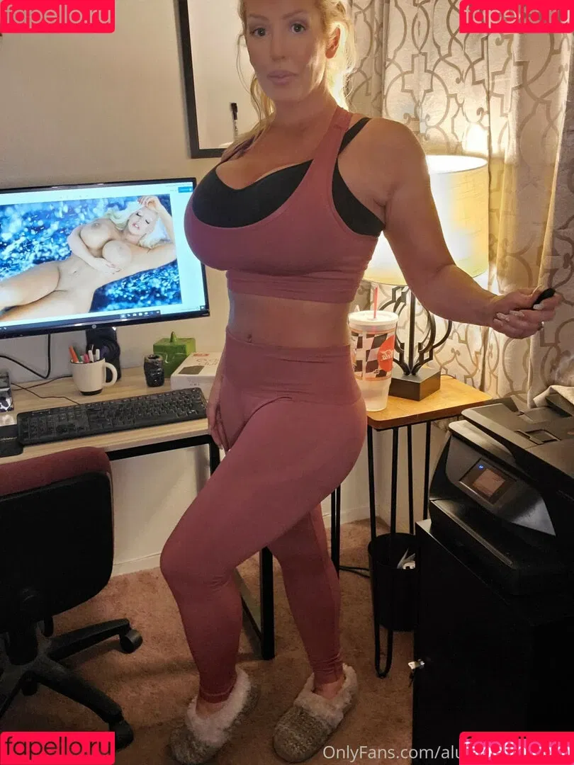Alura Jenson / alurajenson / alurajenson2011 / alurajensonmania Onlyfans Photo Gallery 