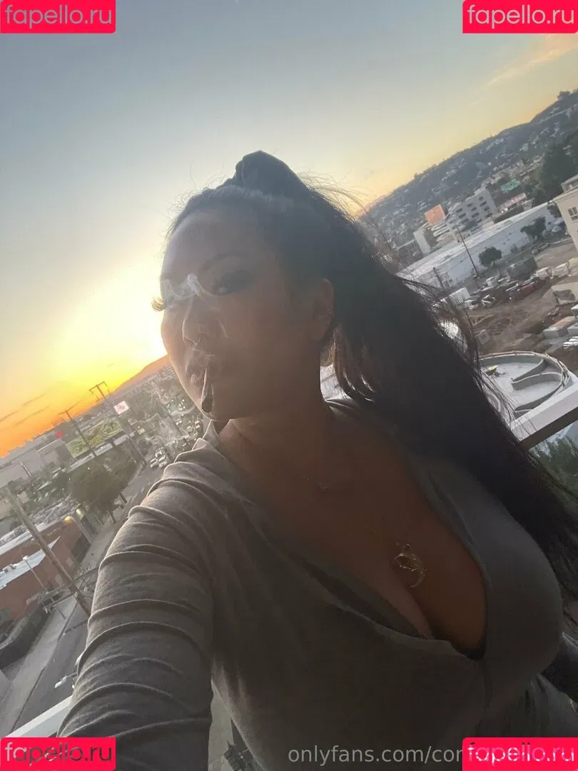 Connperignon / notconnieperignon Onlyfans Photo Gallery 