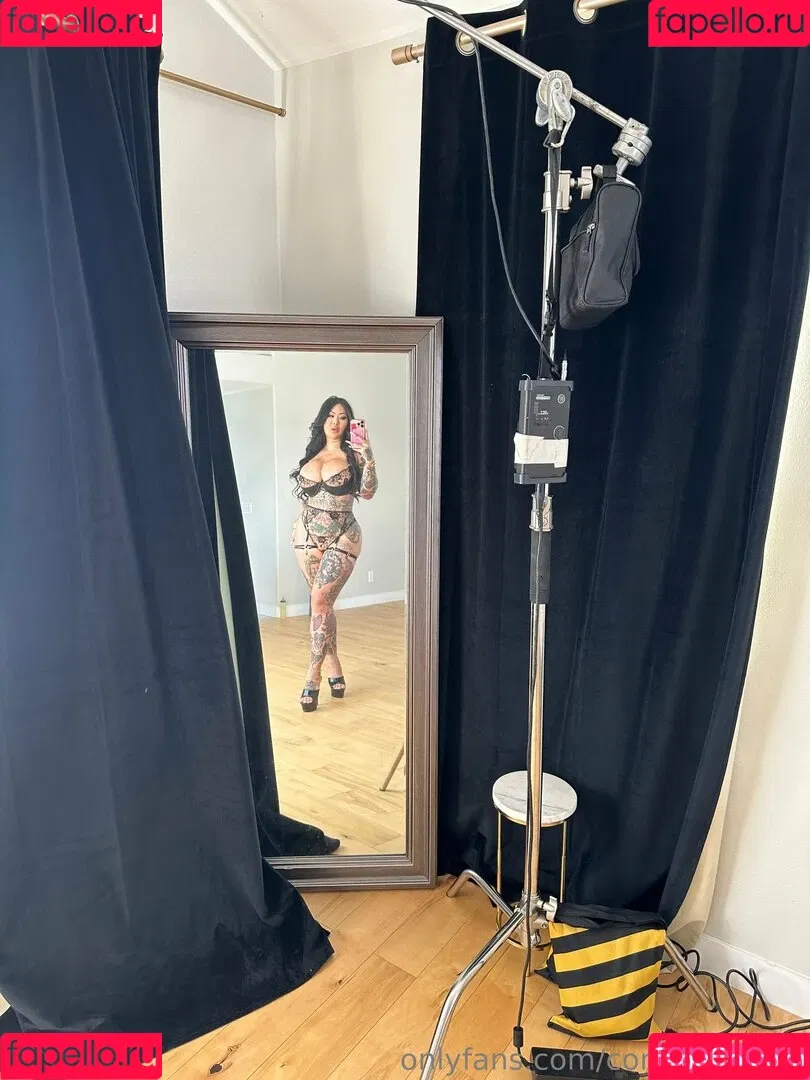 Connperignon / notconnieperignon Onlyfans Photo Gallery 