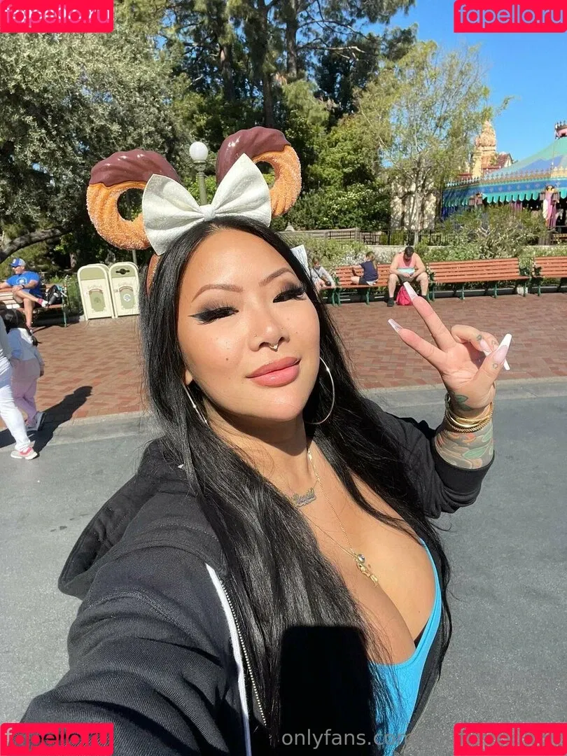 Connperignon / notconnieperignon Onlyfans Photo Gallery 