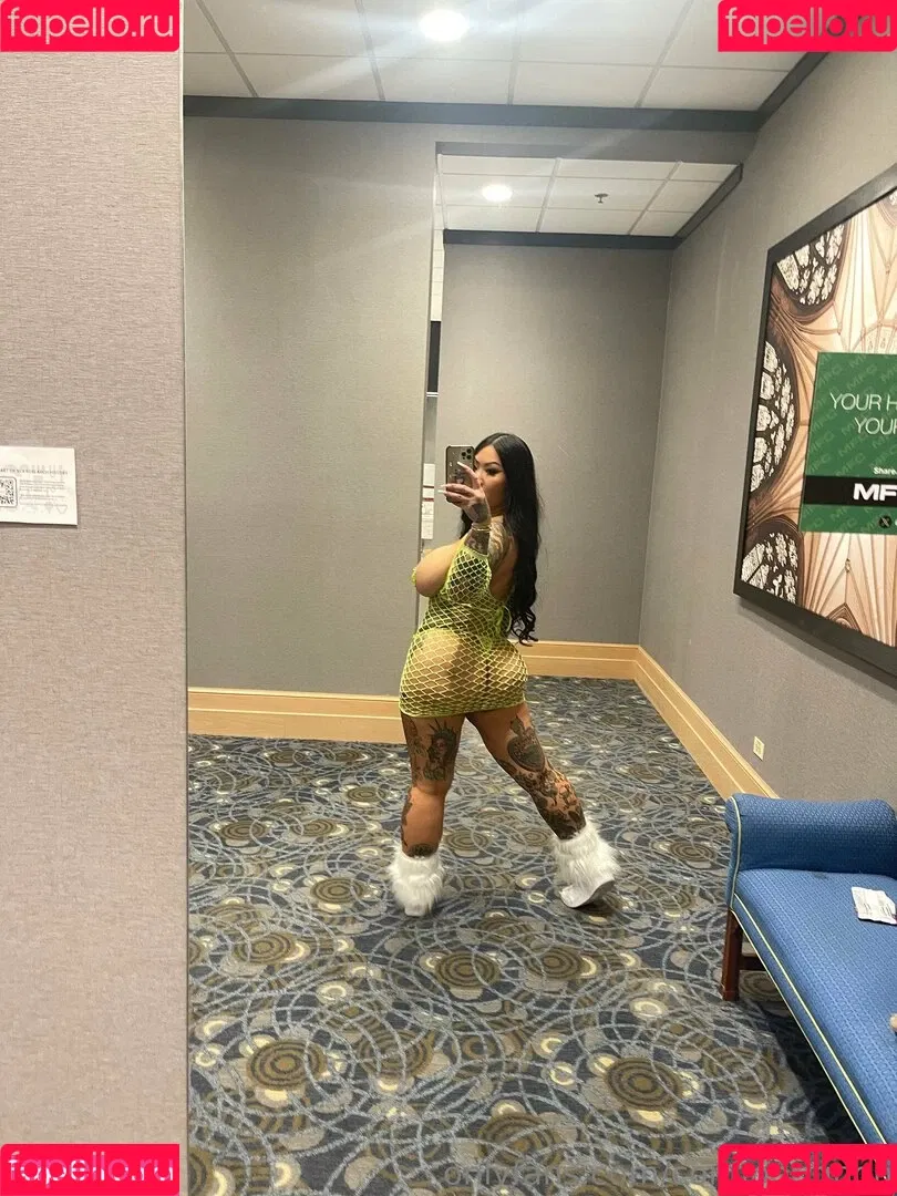 Connperignon / notconnieperignon Onlyfans Photo Gallery 