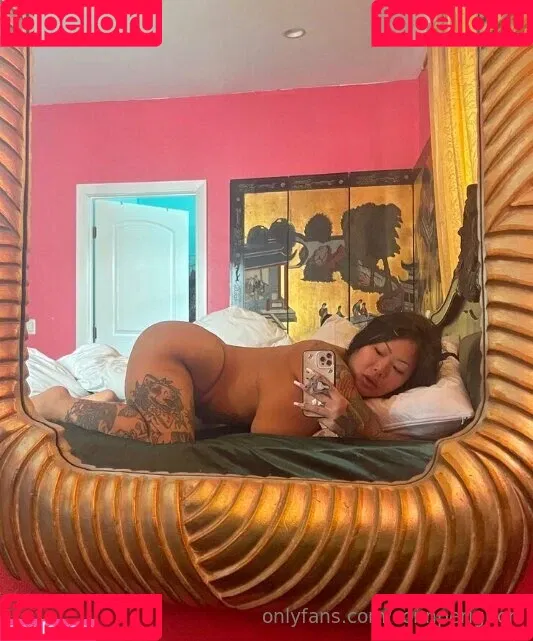 Connperignon / notconnieperignon Onlyfans Photo Gallery 
