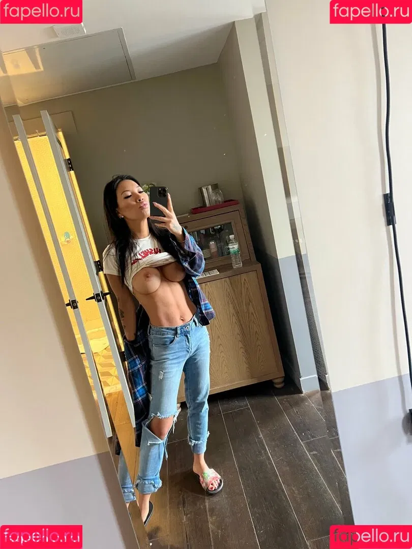 Asa Akira / asaakira / asahole Onlyfans Photo Gallery 