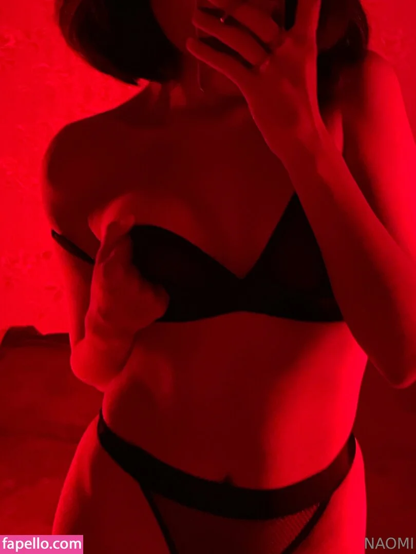 naomi_secrets / naomifoxsecret Onlyfans Photo Gallery 