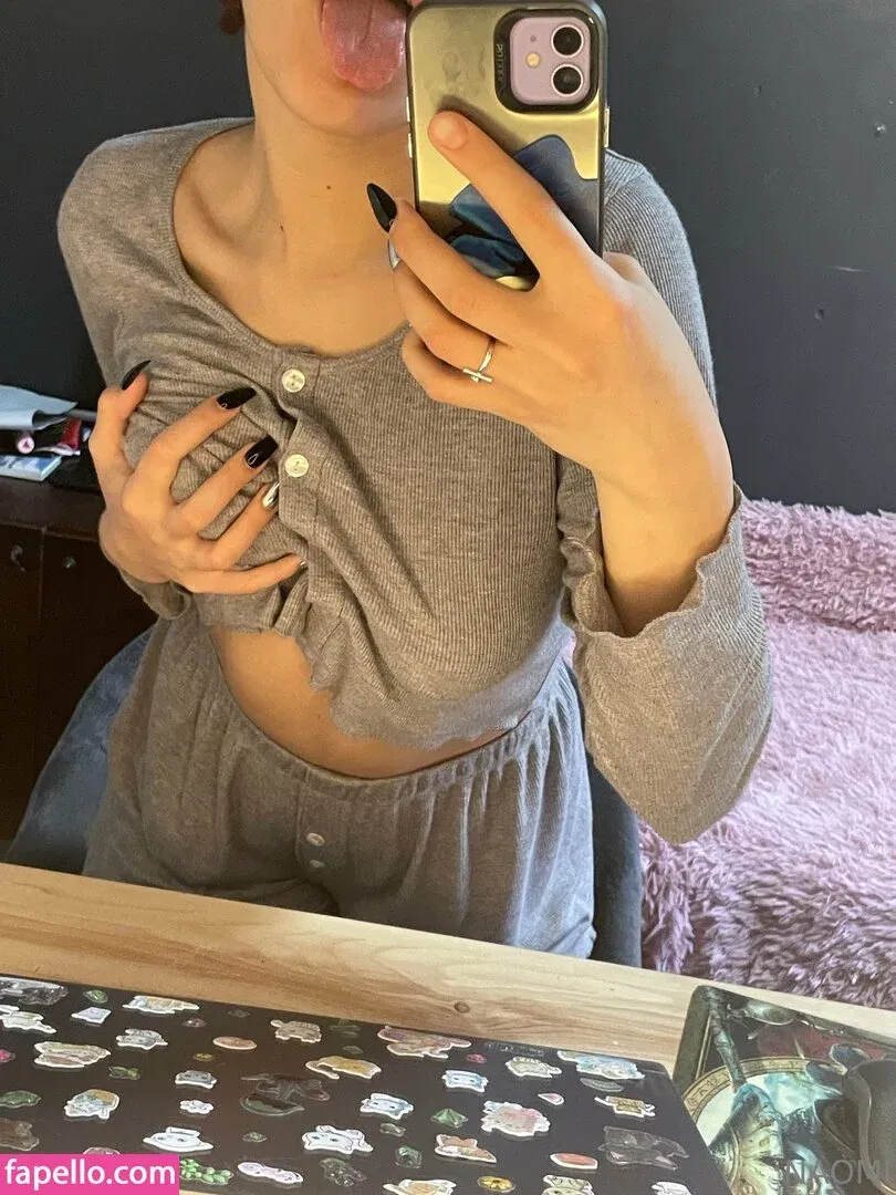 naomi_secrets / naomifoxsecret Onlyfans Photo Gallery 