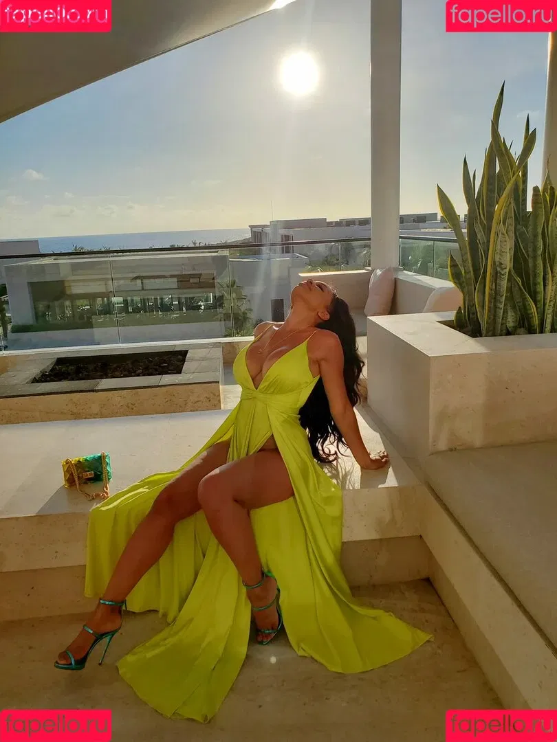 Tayna Renee / modeltanyarenee Onlyfans Photo Gallery 