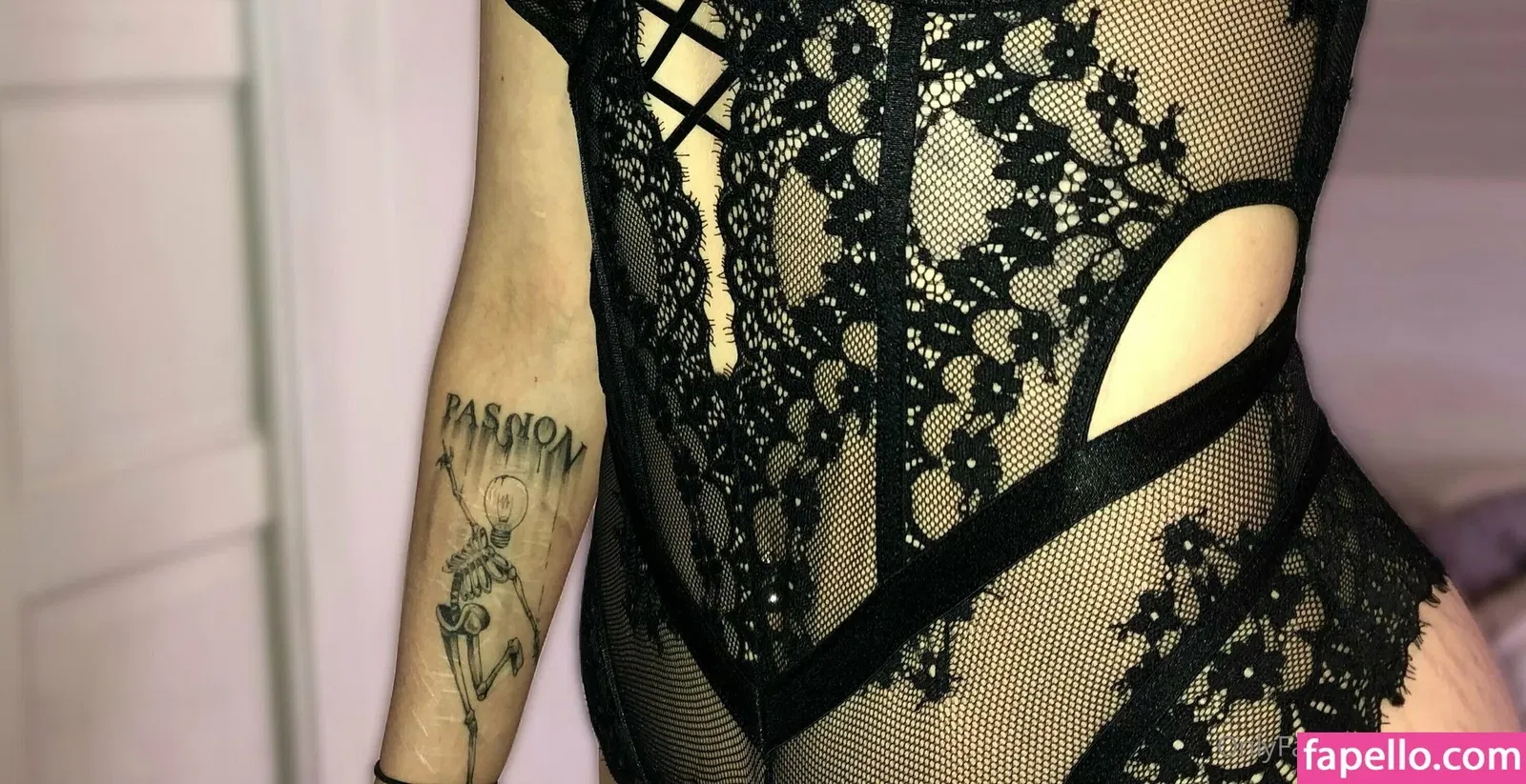 So__lena / so.lenaa Onlyfans Photo Gallery 