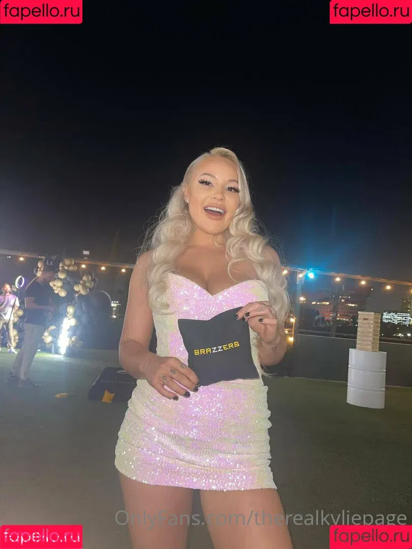 kyliepageofficial / therealkyliepage Onlyfans Photo Gallery 