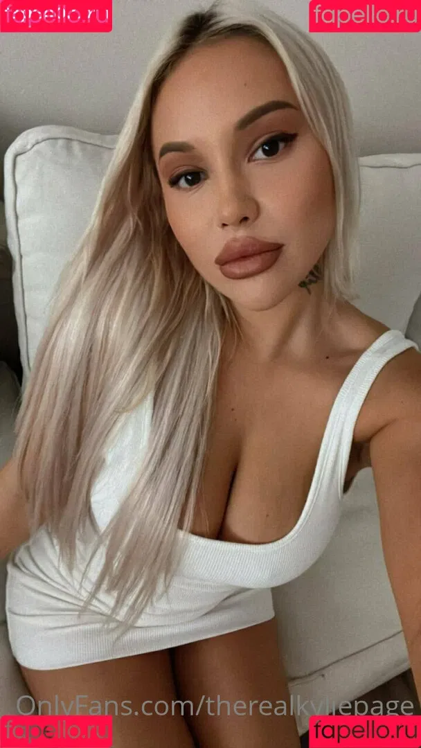 kyliepageofficial / therealkyliepage Onlyfans Photo Gallery 