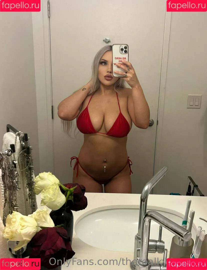 kyliepageofficial / therealkyliepage Onlyfans Photo Gallery 