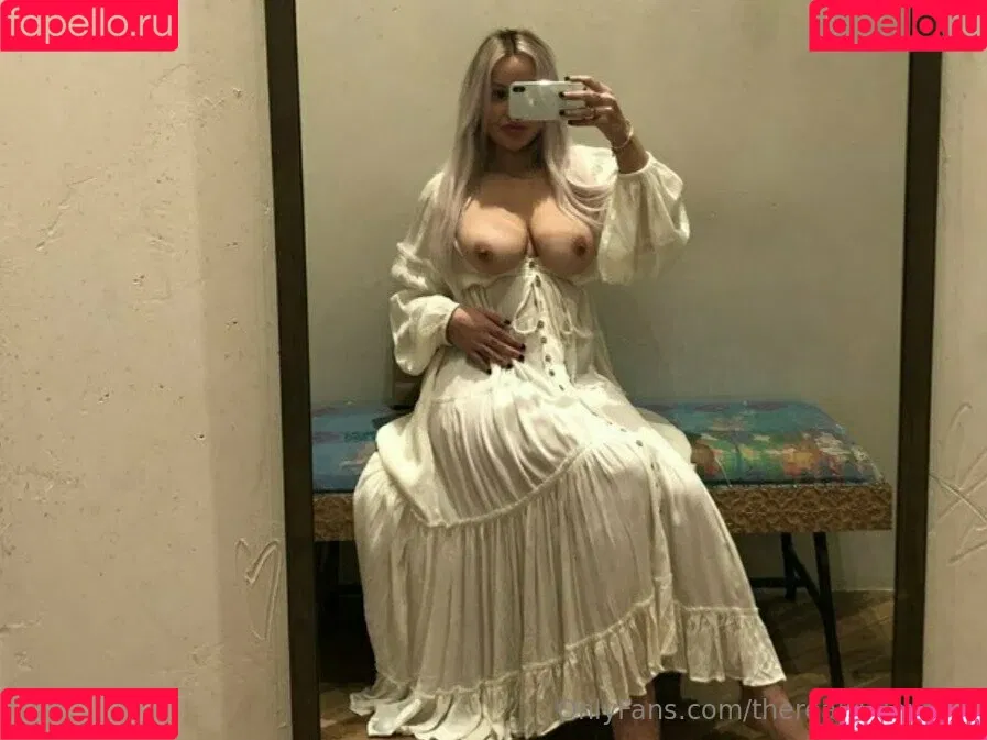 kyliepageofficial / therealkyliepage Onlyfans Photo Gallery 