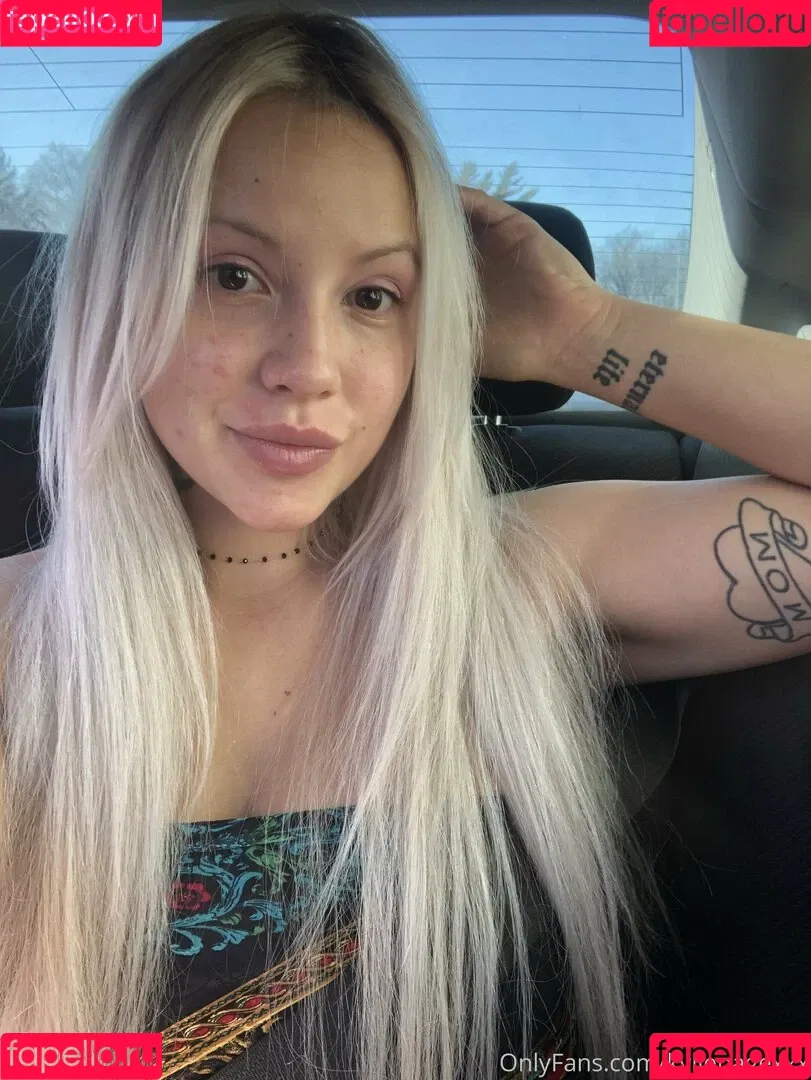 kyliepageofficial / therealkyliepage Onlyfans Photo Gallery 