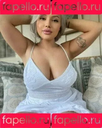 kyliepageofficial / therealkyliepage Onlyfans Photo Gallery 