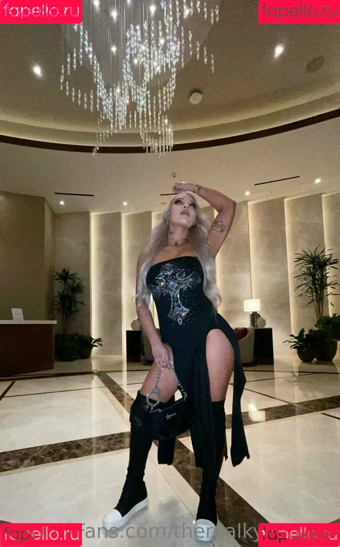 kyliepageofficial / therealkyliepage Onlyfans Photo Gallery 