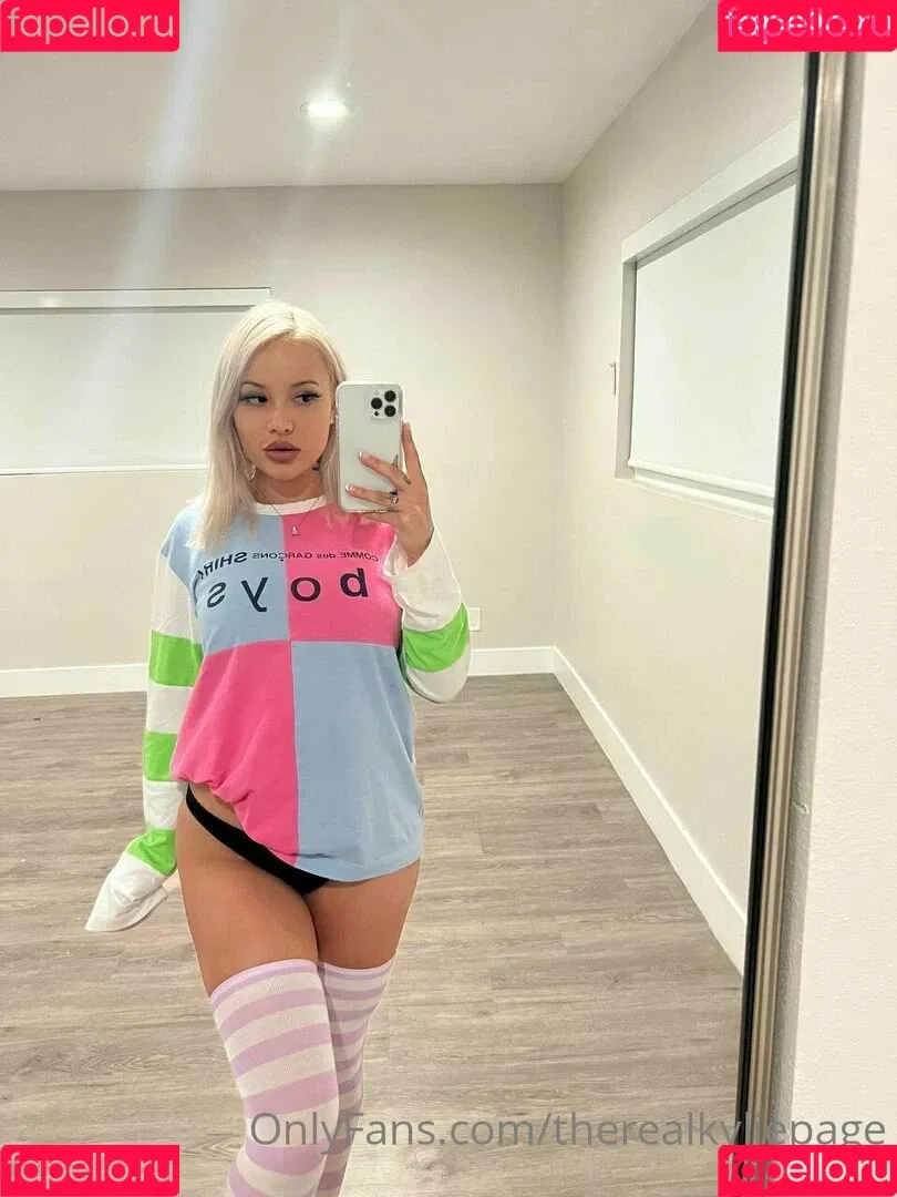 kyliepageofficial / therealkyliepage Onlyfans Photo Gallery 