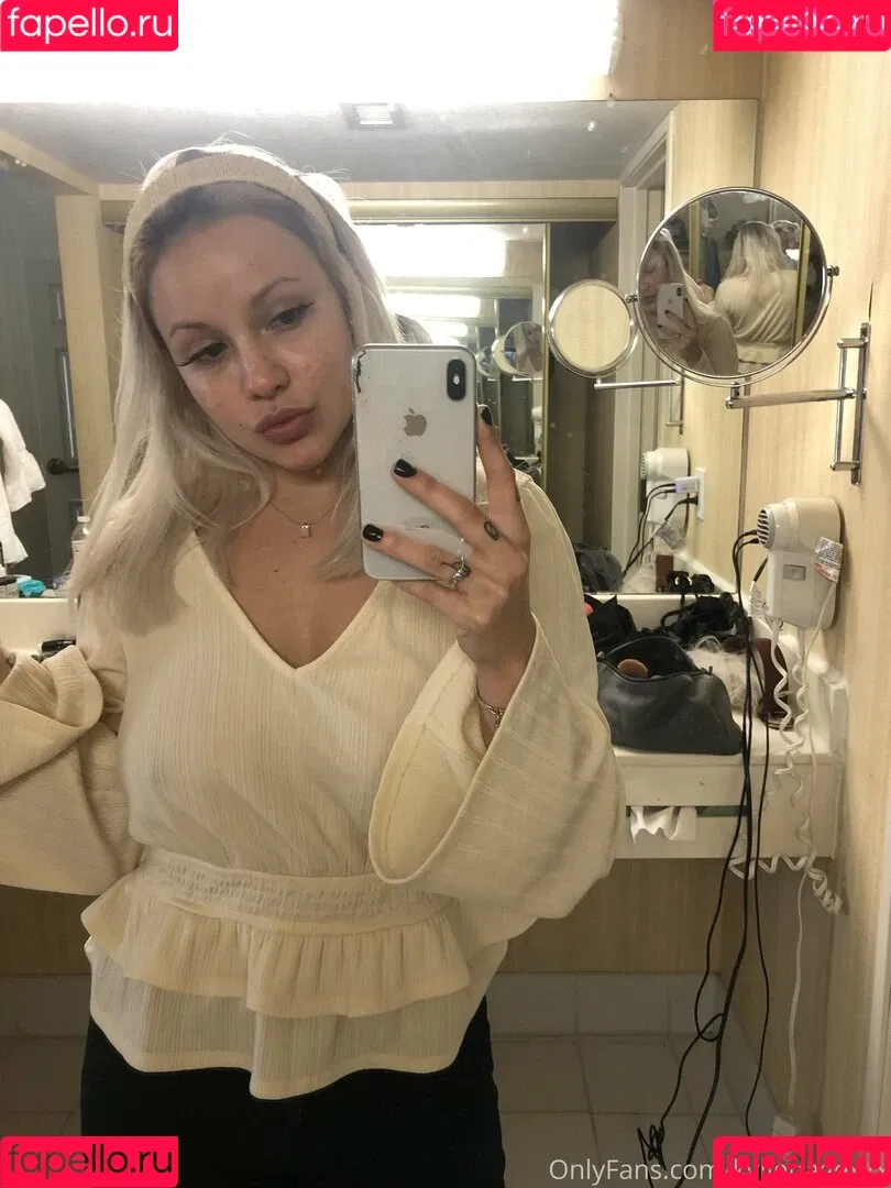 kyliepageofficial / therealkyliepage Onlyfans Photo Gallery 