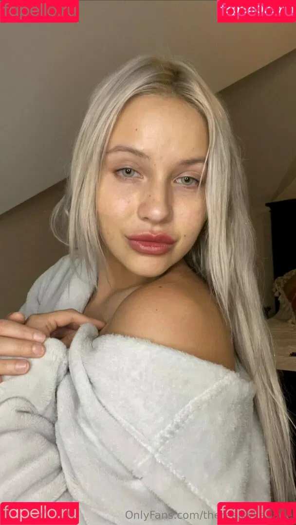 kyliepageofficial / therealkyliepage Onlyfans Photo Gallery 