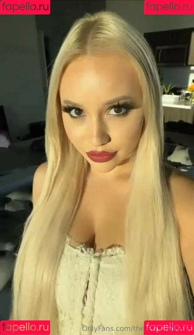 kyliepageofficial / therealkyliepage Onlyfans Photo Gallery 