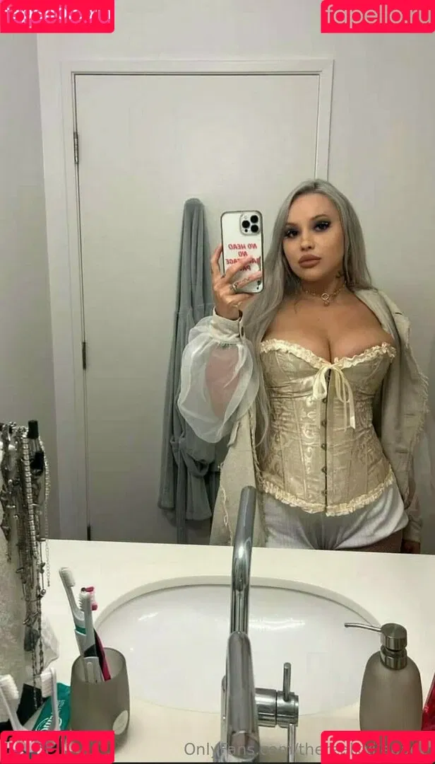 kyliepageofficial / therealkyliepage Onlyfans Photo Gallery 