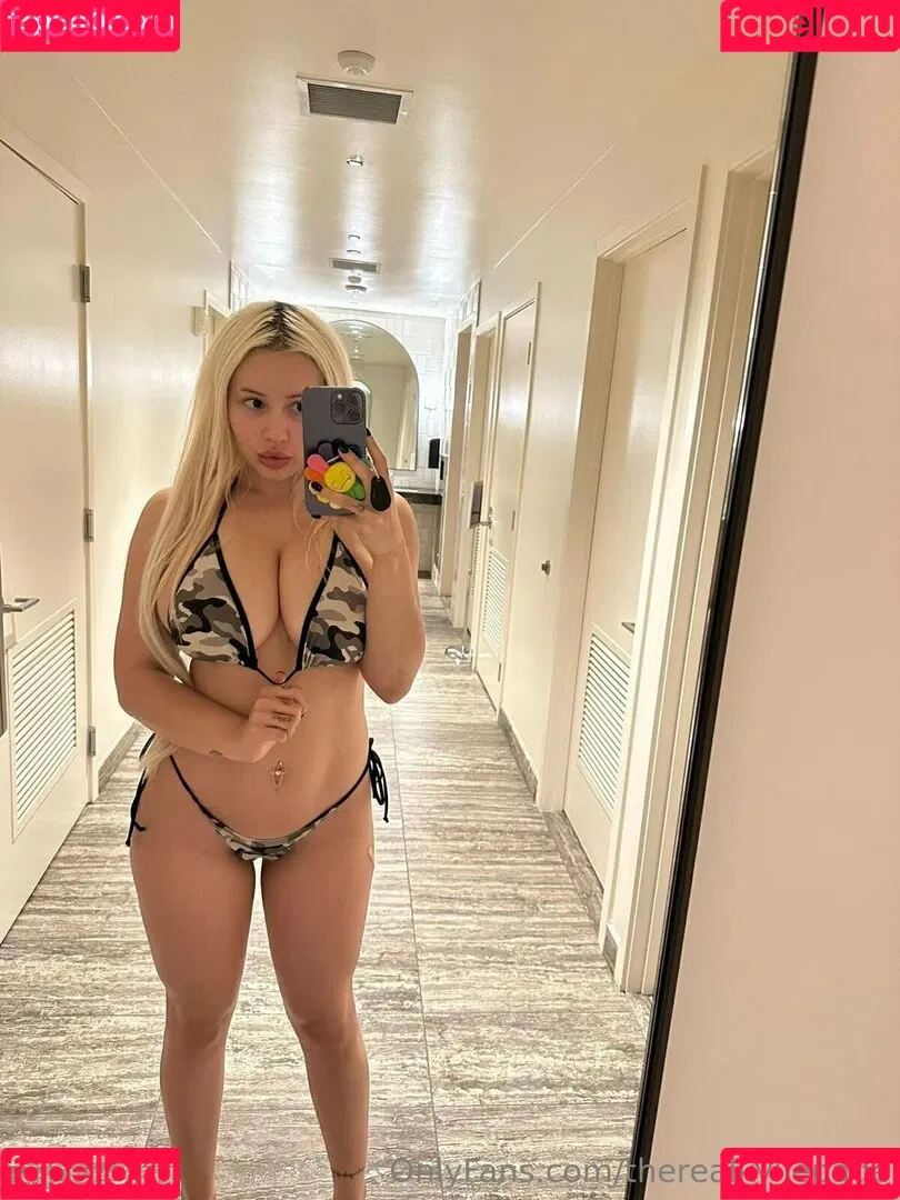 kyliepageofficial / therealkyliepage Onlyfans Photo Gallery 