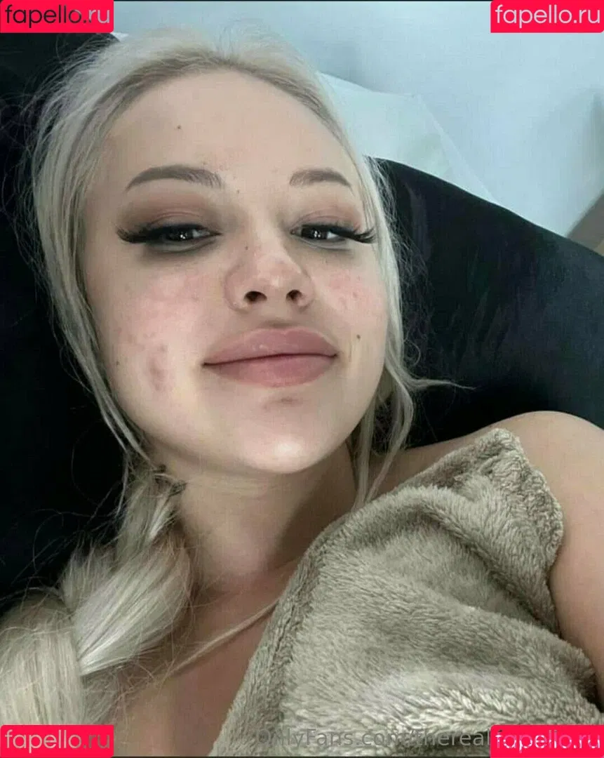 kyliepageofficial / therealkyliepage Onlyfans Photo Gallery 