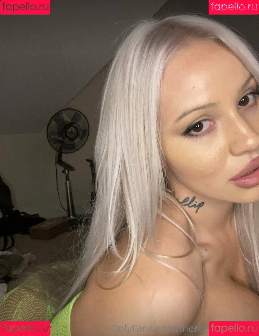 kyliepageofficial / therealkyliepage Onlyfans Photo Gallery 