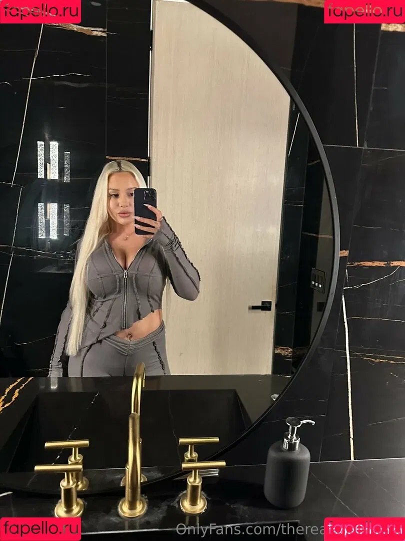 kyliepageofficial / therealkyliepage Onlyfans Photo Gallery 