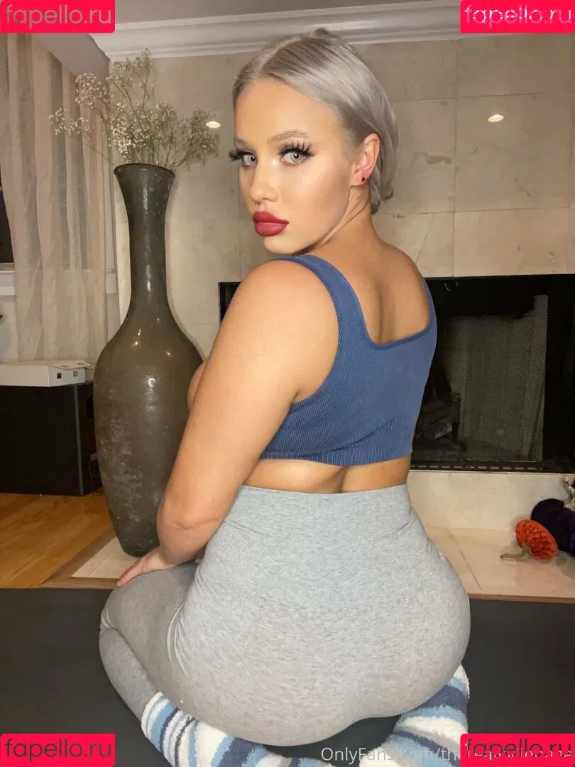 kyliepageofficial / therealkyliepage Onlyfans Photo Gallery 