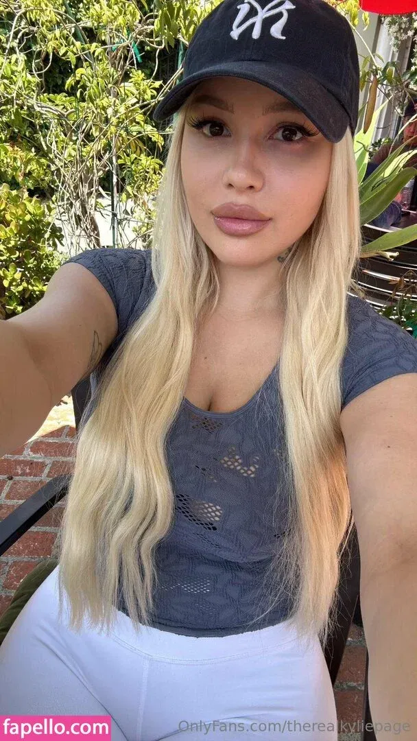 kyliepageofficial / therealkyliepage Onlyfans Photo Gallery 