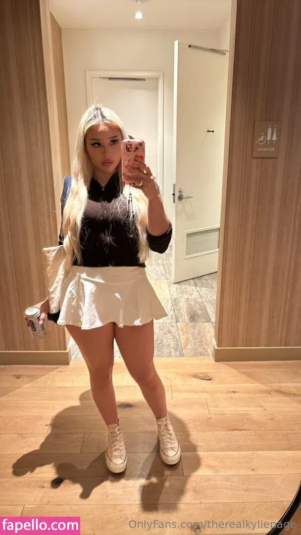 kyliepageofficial / therealkyliepage Onlyfans Photo Gallery 