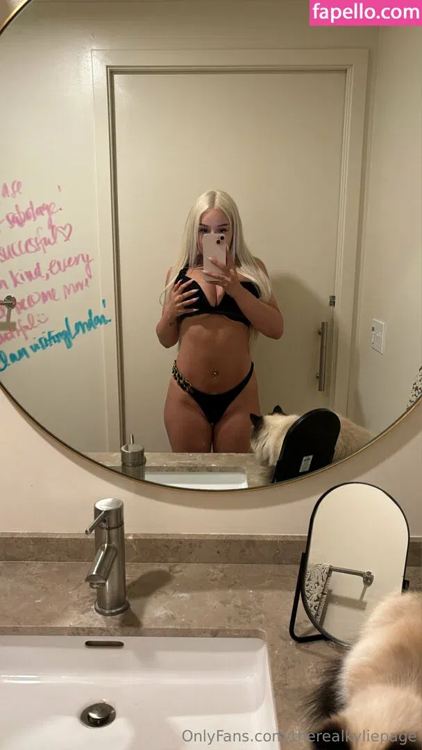 kyliepageofficial / therealkyliepage Onlyfans Photo Gallery 