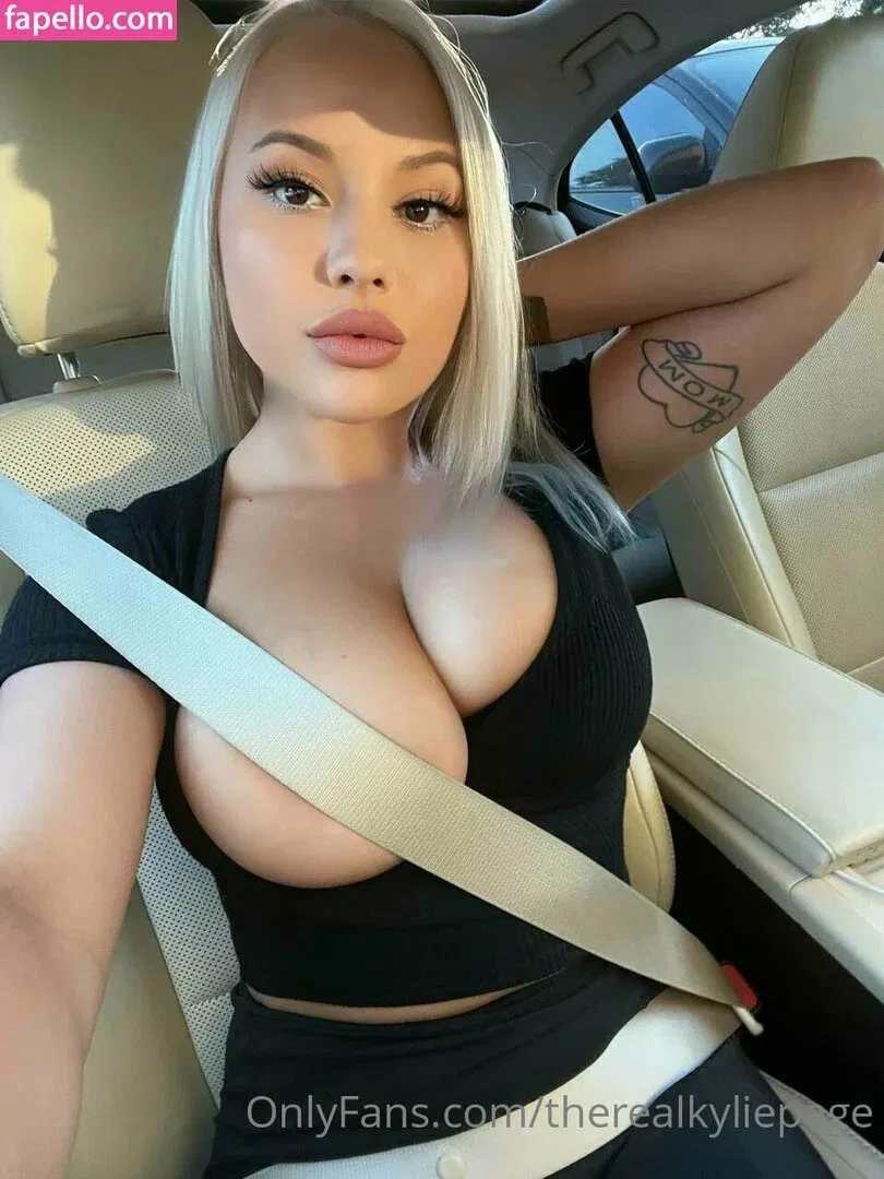 kyliepageofficial / therealkyliepage Onlyfans Photo Gallery 